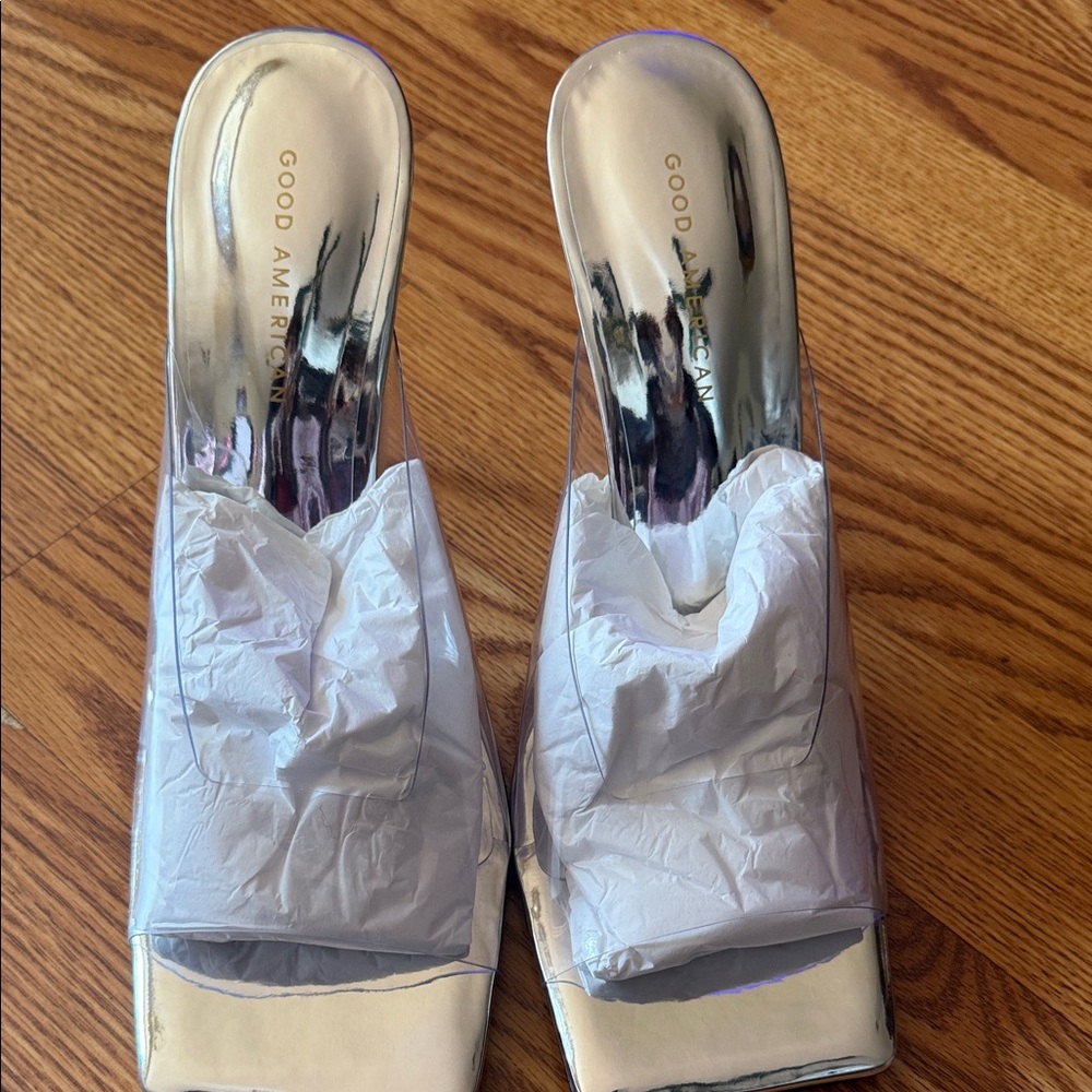 Good American Silver 4 in Women's Shoes